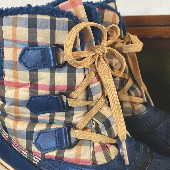 Vintage Sorel plaid boots! Great condition! - Picture 4 of 16